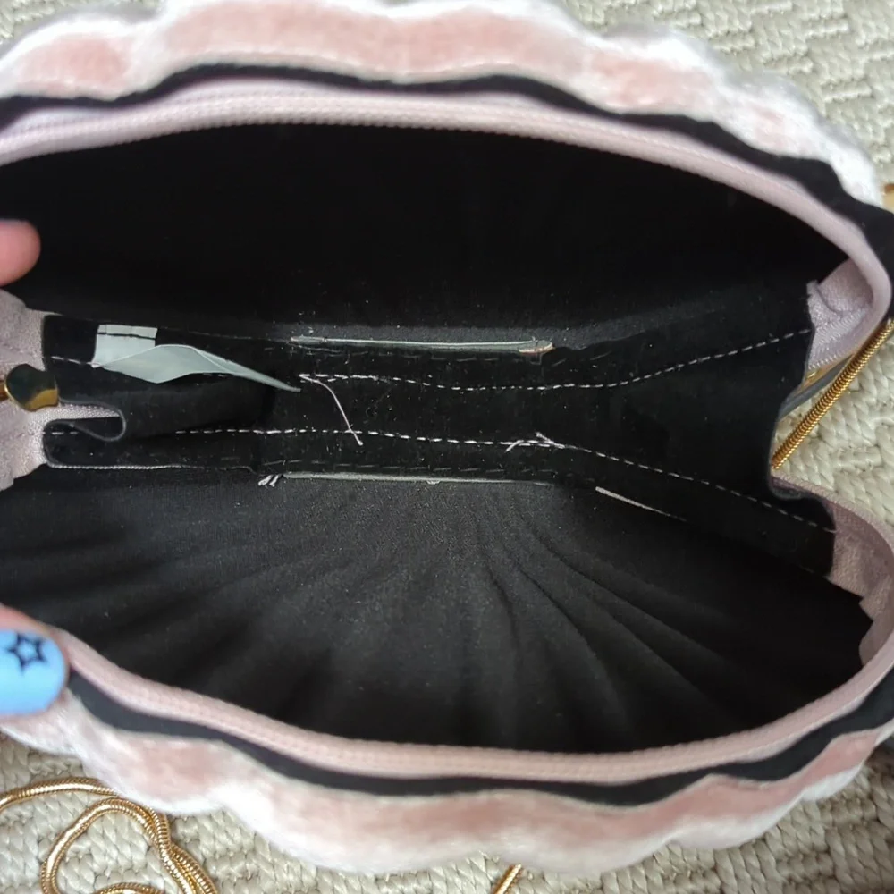 Pink Velvet Shell Purse - Picture 3 of 3